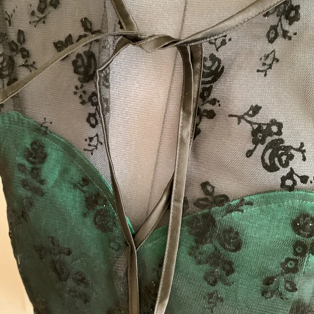 ❌SOLD❌Voodoo Vixen Emerald Dress - Picture 8 of 14